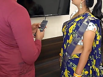 Indian Bhabhi Tempts TV Mechanic Be worthwhile for Fuck-A-Thon With Clear Hindi