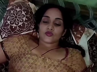 See Monu's Indian Bhabhi fellate and take a super-hot inner climax in this