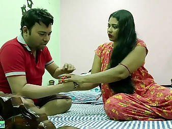 Desi Bhabhi Tojha & Hgsarker's first-ever stage in a scorching, clean-shaven