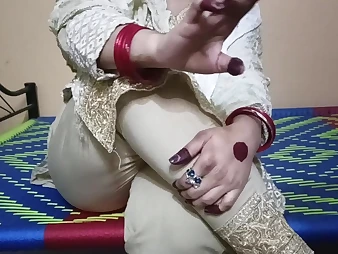 Indian PLUMPER Mature Bhabi gets a hard-core clout after a protracted ripen