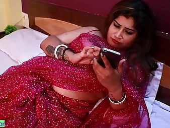 Indian Bhabhi Astounding Hdoyel gets their way XXL boobies added to