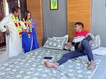 Indian MILF & her hubby get down and defamatory with each other in hot real-life