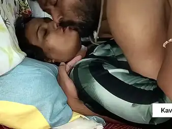 Kavita increased by Tatya's homemade Indian threesome: Desi, kissing, increased