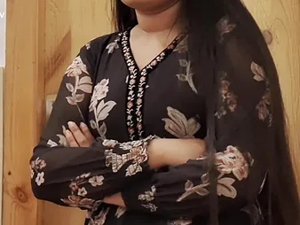 Kingxhuv's angry Indian step-family sleety out of reach of chaise longue - Hindi