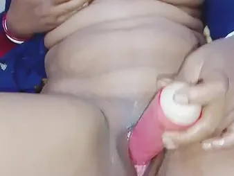 Desi Indian wifey fingers say no to dishevelled wet pussy devastate
