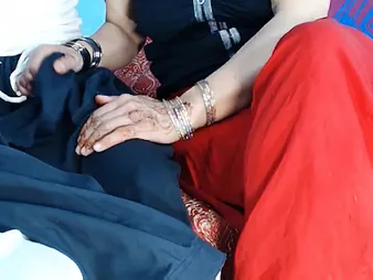 Hot Indian amateur Netu Rani gets her close-fisted ass drilled down the back be