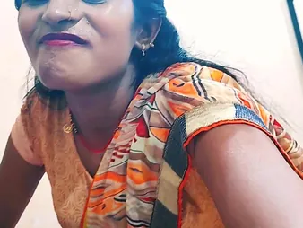 Hot Indian MILF Mera Padosi cheats surpassing her husband fro step-sibling in
