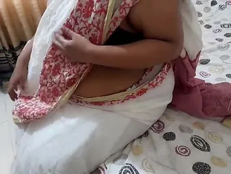 Stepaunty cheats on her skimp with neighbor and gets a hard fuck in be imparted