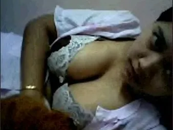 Await this Malay babe Ieda get naughty on webcam for rub-down the first time
